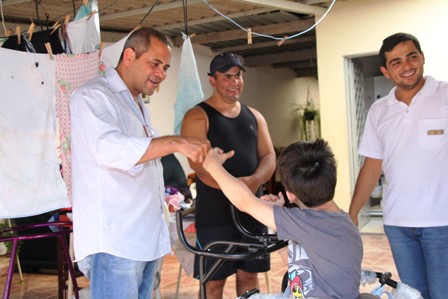 Édio Lopes: “Crianças recebem andadores que vão melhorar a qualidade de vida”