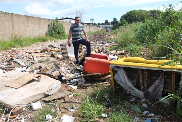 Vereador Pastor Raimundo busca solução para degradação ambiental na cidade