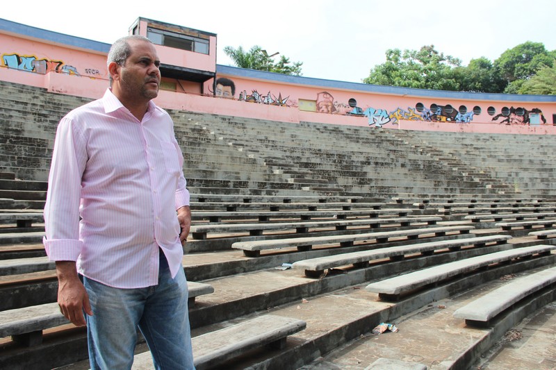 Edio Lopes cobra melhorias e retorno de shows no Teatro de Arena