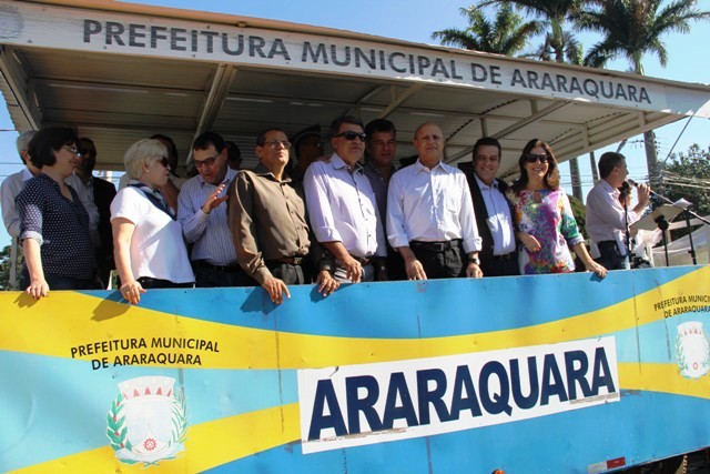 Vereadores prestigiam Desfile de Aniversário de Araraquara