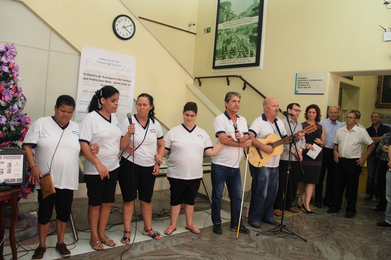 Grupo Musical Santa Luzia se apresenta na Câmara Municipal