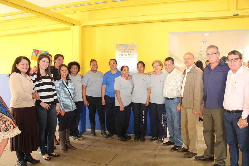 Vereadores participam da entrega das obras de reforma e ampliação do CAIC Rubens Cruz
