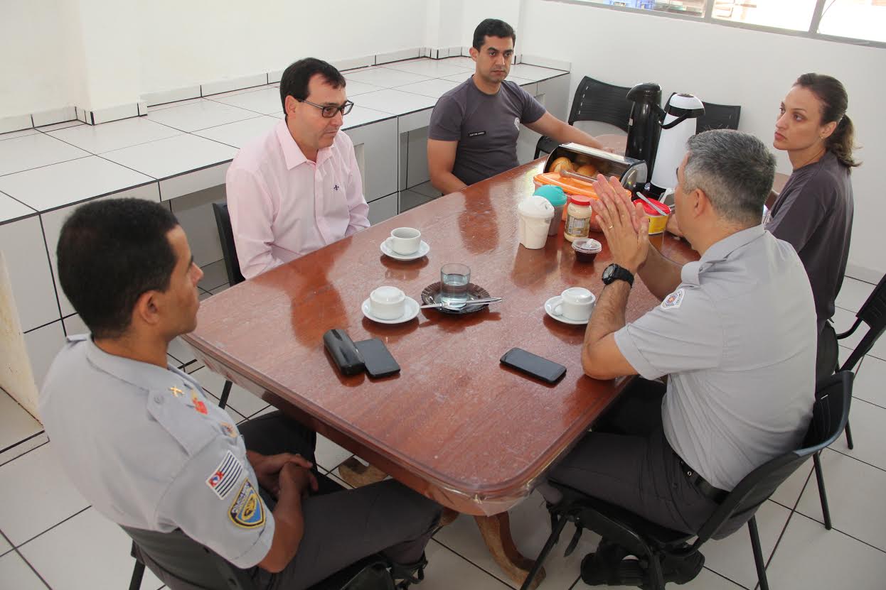 Gerson da Farmácia visita dependências do 3° Batalhão de Polícia Rodoviária