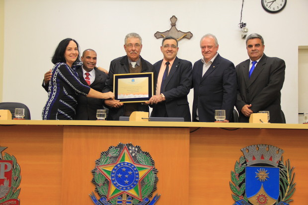 Pastor Amaro Couto recebe título de Cidadão Araraquarense
