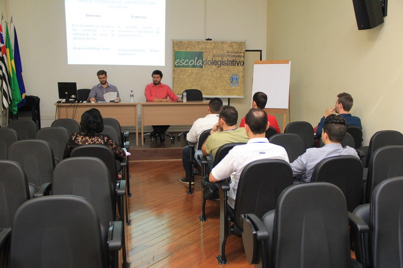 Vereadores e assessores participam do curso “Processo Legislativo”