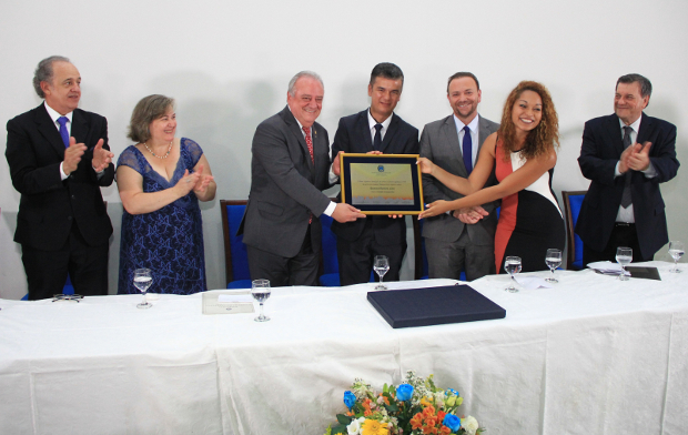 Damiano Neto recebe Título de Cidadão Araraquarense