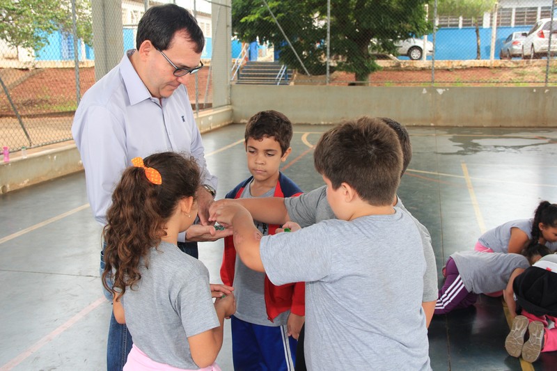 Gerson da Farmácia participa do premiado projeto educacional “Bolinhas de gude”