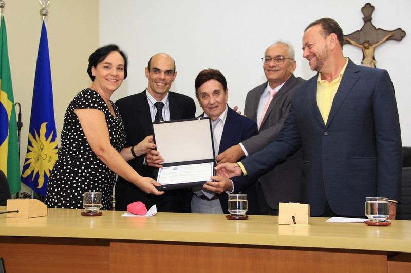 Ernesto Lia recebe Diploma de Patrimônio Emérito Cultural Araraquarense na Câmara (com vídeo)