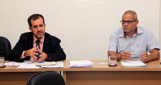 Edio Lopes e promotor debatem os danos da pulverização aérea de agrotóxicos
