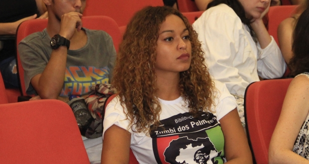 Thaianara Faria acredita e apoia a Educação Democrática