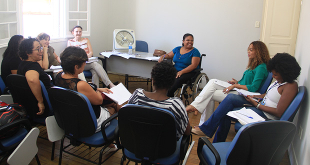 Grupo de trabalho busca inclusão social de surdos e deficientes auditivos