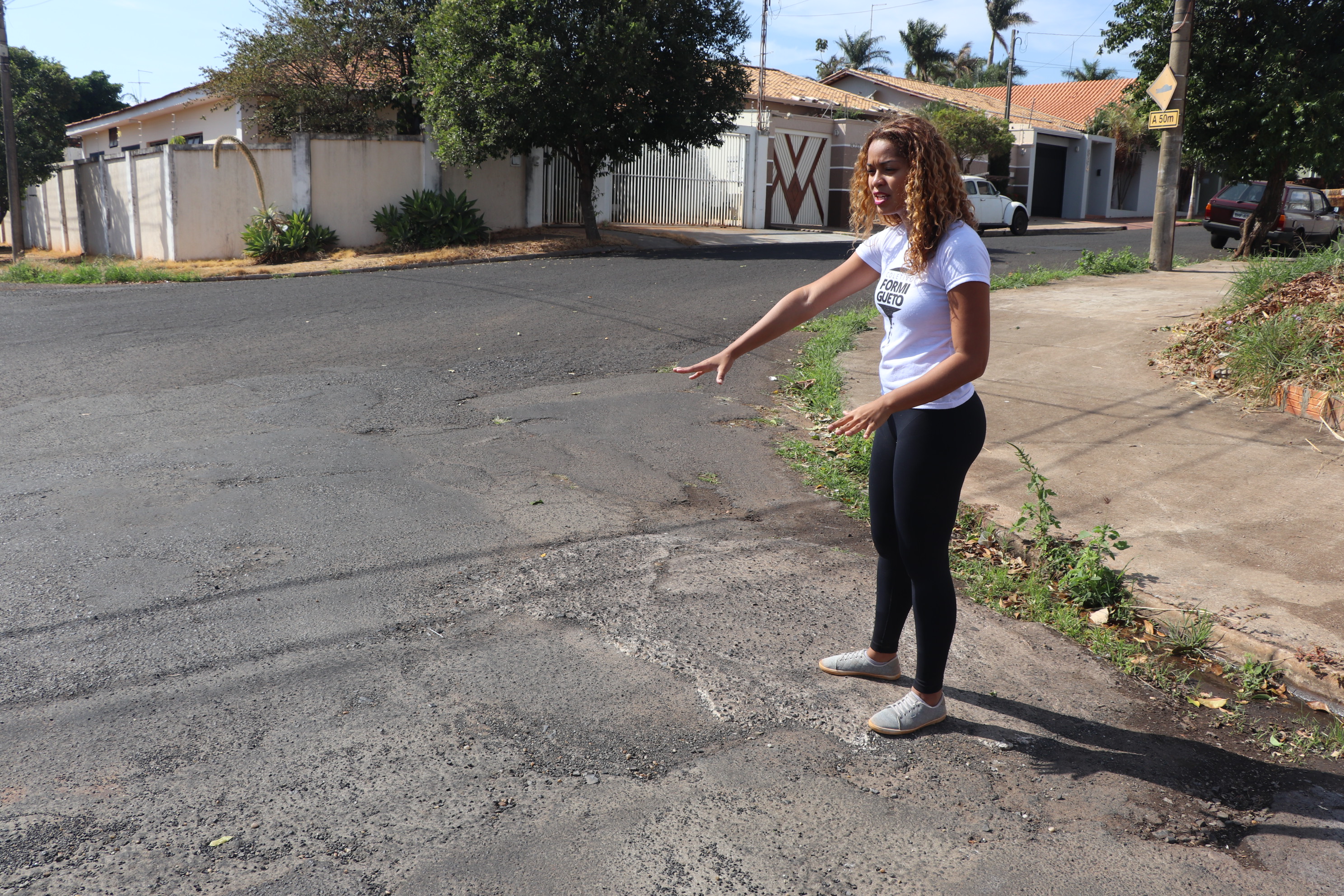 Falta de sinalização em cruzamento na Vila Harmonia preocupa moradores