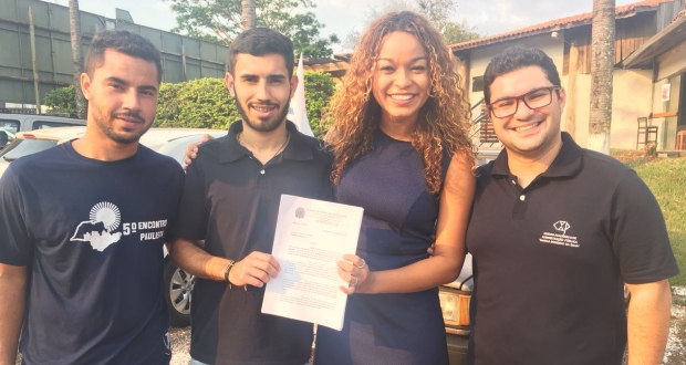 Com apoio de Thainara Faria, estudantes pedem volta do Restaurante Universitário da Unesp