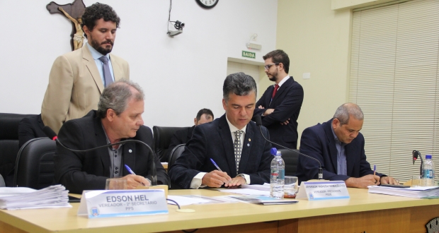 Na última Sessão Ordinária do ano, Câmara Municipal define nova Mesa Diretora (com vídeos)