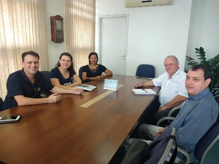 Gerson da Farmácia conduz encontro entre empreendedores e Prefeitura