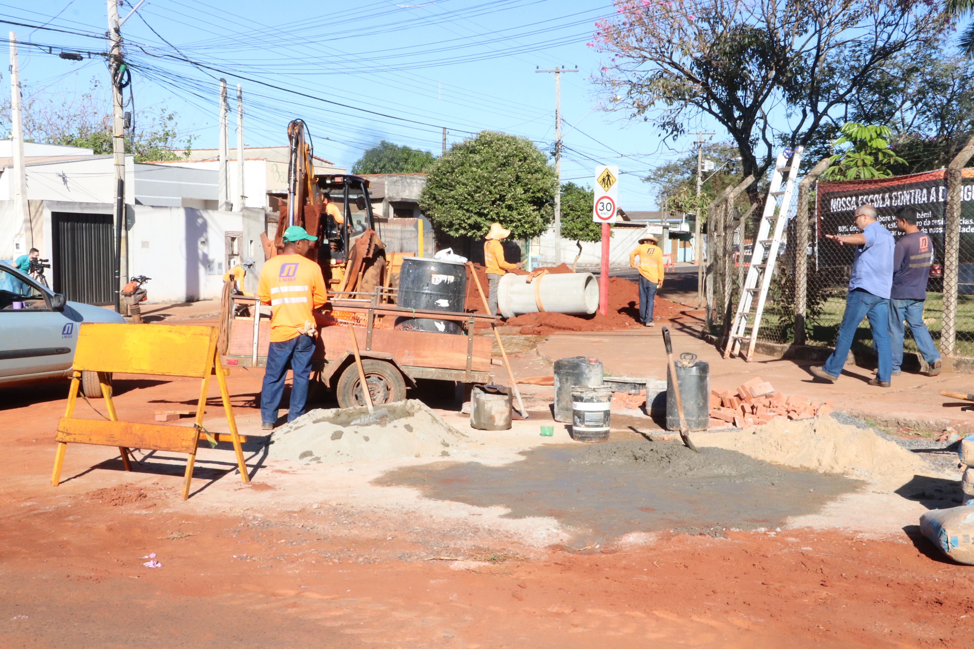 Construção de galerias pluviais avança no Maria Luiza