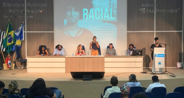Legislativo participa de lançamento da 'Cartilha Municipal sobre Injúria Racial'