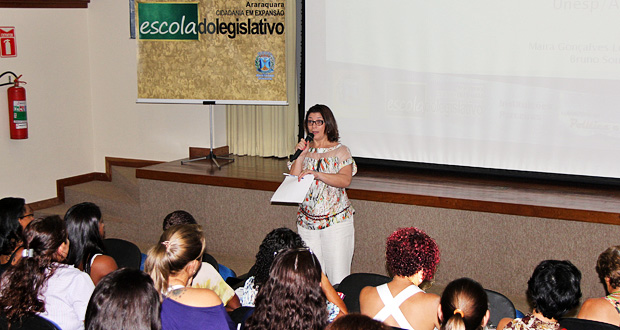 Escola do Legislativo inicia curso de Formação Política para mulheres e Oficina de Artesanato