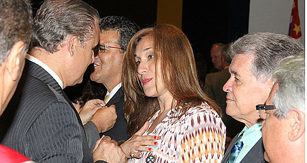 Juliana Damus recebe homenagem da Infosys