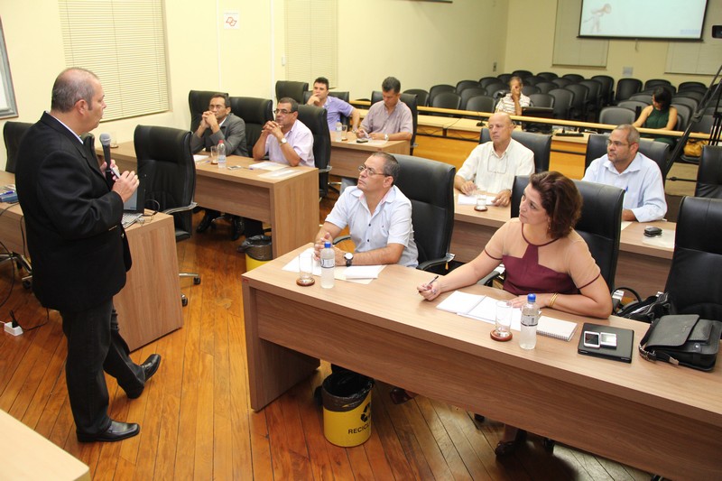 Escola do Legislativo oferece curso de oratória a vereadores