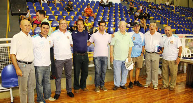 Vereadores participam da abertura da  21ª Copa Cultura de Futebol de Salão