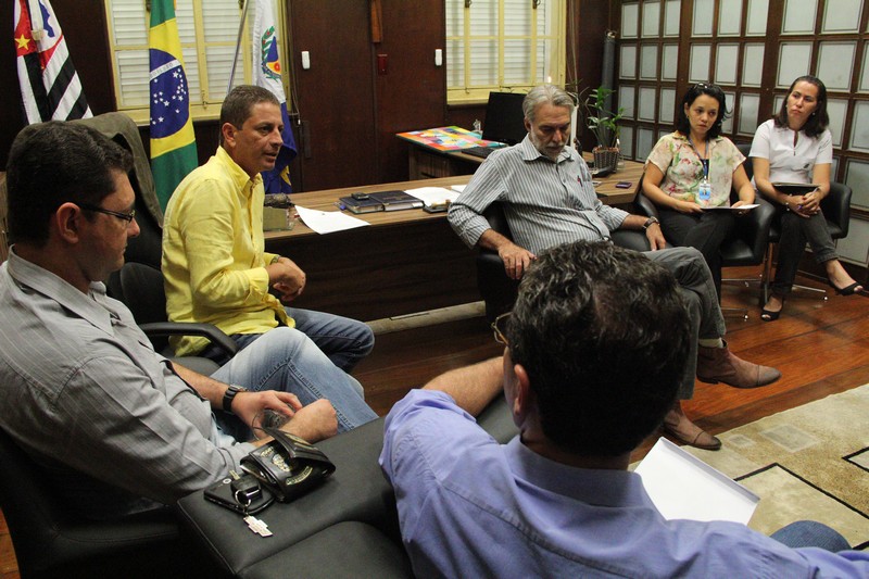 João Farias apresenta Escola do Legislativo a vereadores de Motuca