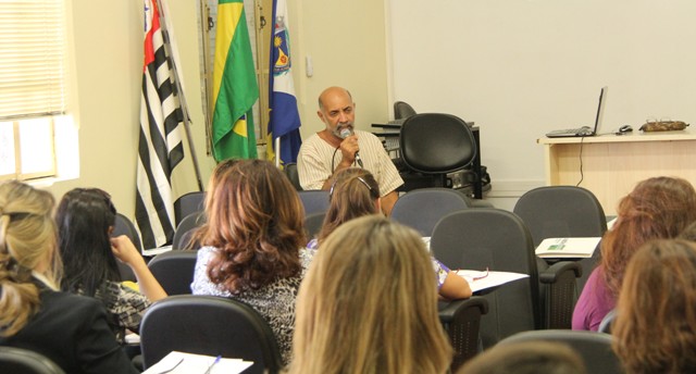 Escola do Legislativo realiza terceiro módulo de curso para educadores de Araraquara