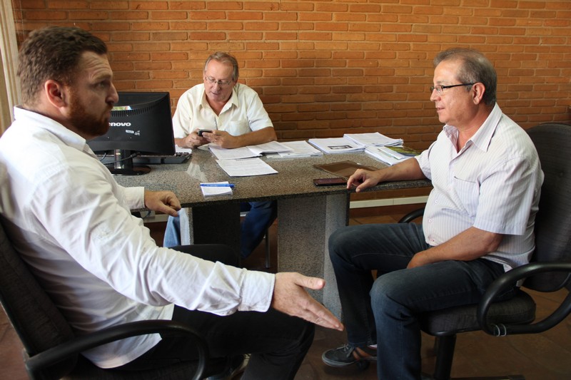 Martinelli sugere projeto paisagístico para canteiro da Napoleão Selmi Dei 