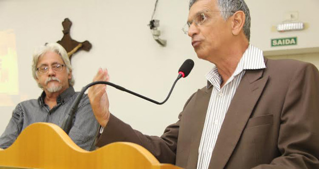 Profissionais da imprensa ocupam espaço na Tribuna da Câmara