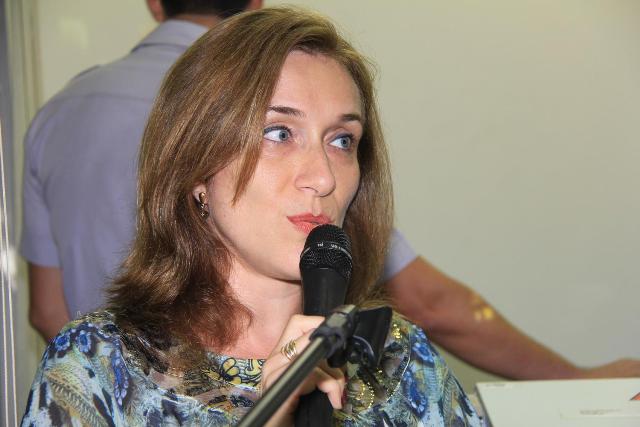 Prazo maior para a isenção de inscrição em concursos públicos é garantido por Juliana Damus