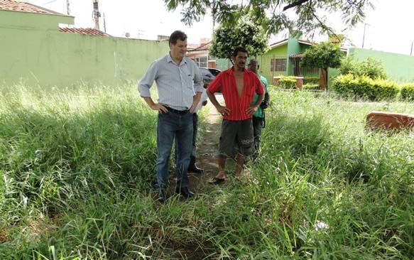Simioni constata abandono no Parque Sabiá; moradores pedem a intervenção do vereador