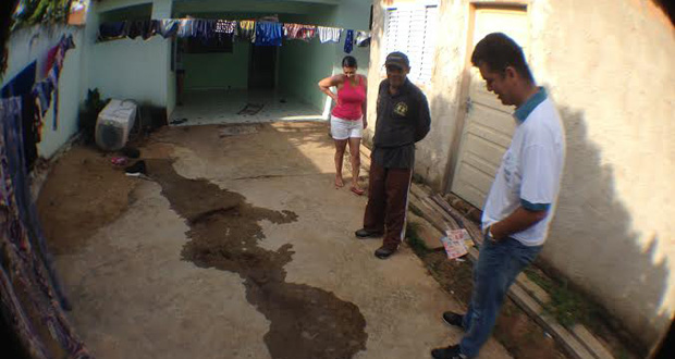 Arrastão flagra larva da dengue até em máquina de lavar roupas na região do Jardim Ieda