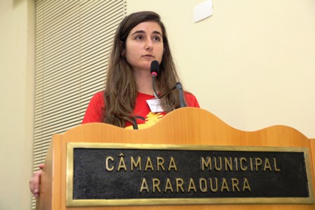 Amanda mostra na Tribuna posição sobre armamento da Guarda Municipal