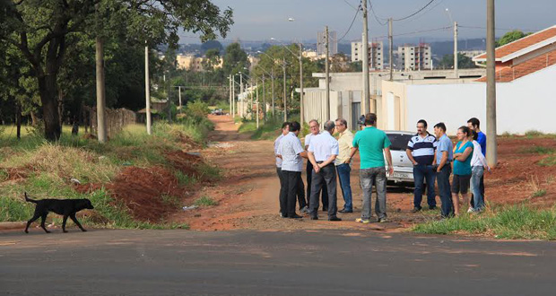 Bairro pede pavimentação e Martineli mobiliza Prefeitura para atender pedido