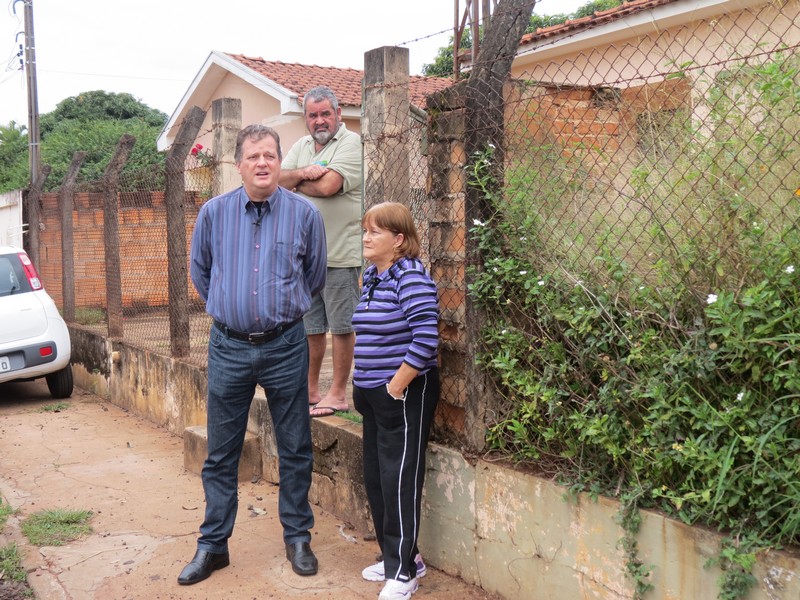 Simioni recebe denúncias no Jardim Brasília