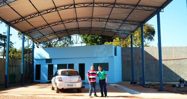 Adilson Vital acompanha obra na Vila Melhado