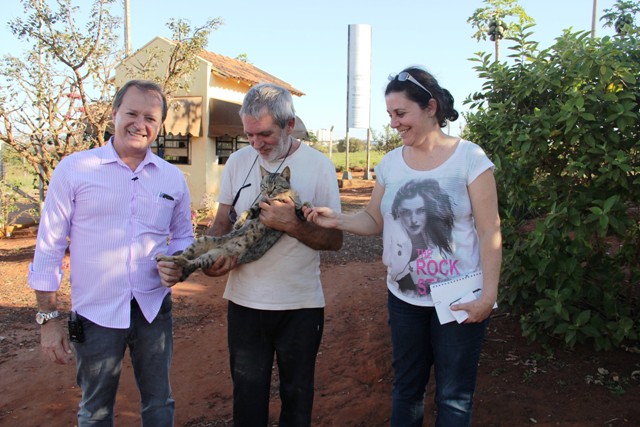 William Affonso e defensores dos animais visitam bolsões de entulhos