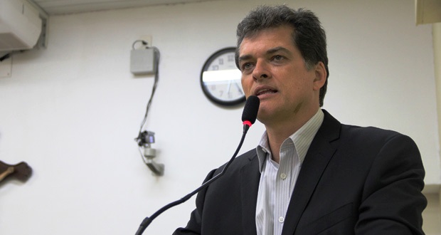 Vereador Dr. Lapena pede ao Ministério Público apuração de superfaturamento na compra de alimentos