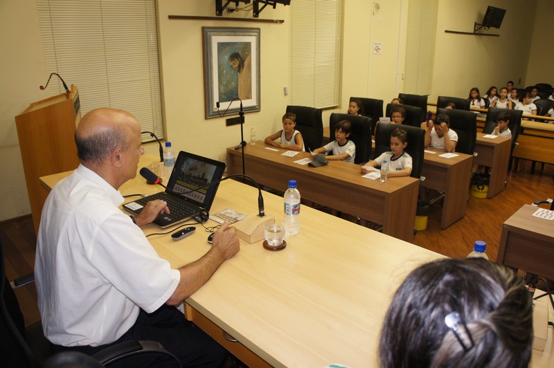 Câmara Municipal recebe visita dos alunos do COC de Araraquara