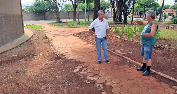 Jair Martineli pede melhorias na praça do São José