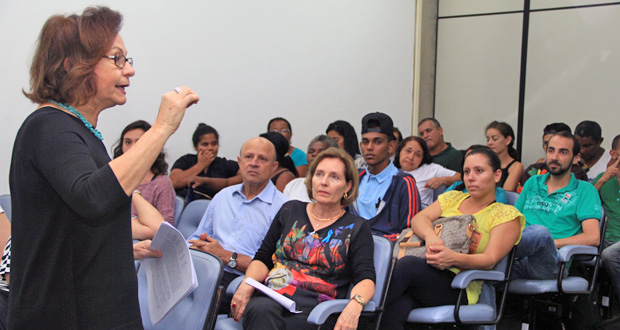 Chediek assiste a palestras do Seminário da Não Violência Contra a Mulher