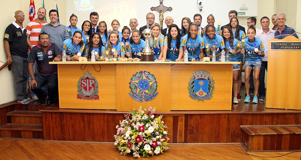 Câmara Municipal entrega Medalha de Mérito Desportivo às Guerreiras Grenás