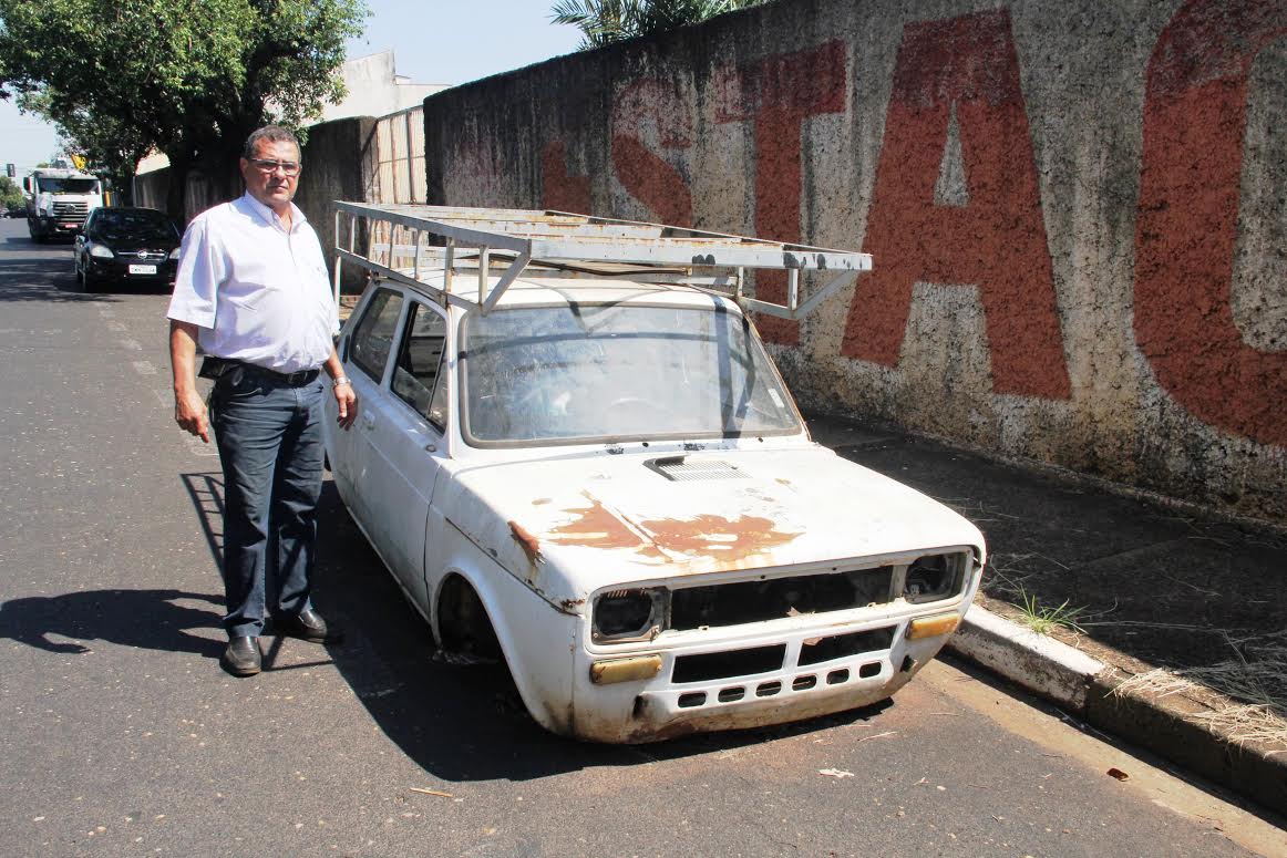 Roberval Fraiz cobra aplicação da Lei para carros abandonados nas ruas