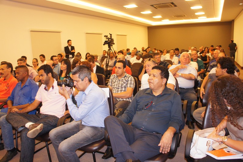 Aloysio Nunes debate crise econômica do Brasil em Araraquara