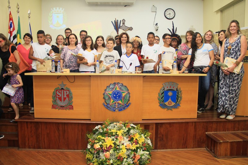 Escola do Legislativo e Fundação Araporã realizam premiação do Concurso de Desenho “A história de Araraquara não começa com Pedro José Neto: quem eram os Guayaná?”