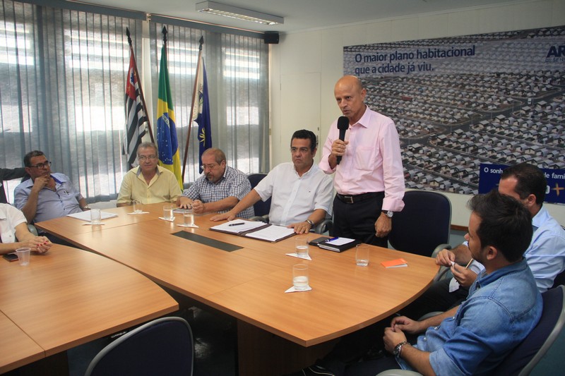 Na posse de conselho municipal Chediek conclama juventude para mudanças no Brasil