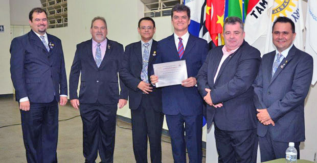 Doutor Lapena reconhece trabalho do Rotary Club Araraquara Carmo