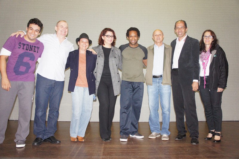 Elias Chediek, Edna Martins e Jeferson Yashuda participam de apresentação de peça sobre dependência química