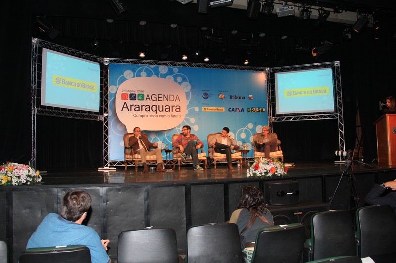 Vereadores participam do debate "Inteligência coletiva"