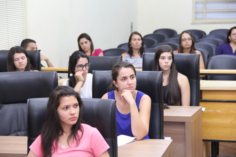 Escola do Legislativo de Araraquara realiza palestra sobre conscientização